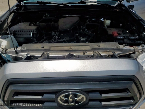 2021 Toyota Tacoma SR with VIN 5TFAX5GN2MX193408, listed as a Copart auction lot 57610355 with 51,557 mi miles and Salvage title. Bid and sale history available at DreamBid. Image 11.