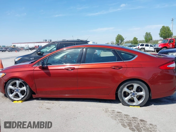 2014 Ford Fusion SE with VIN 3FA6P0HD0ER391323, listed as a IAAI auction lot 42038310 with 101,422 mi miles and . Bid and sale history available at carsss.com. Image 15.
