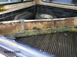 1994 Ford F-150 z VIN 1FTEF14NXRLA62582, wystawiony jako Copart lot #52379715 z przebiegiem 176 792 mil mil oraz Szkoda całkowita • Salvage title. Historia ofert i sprzedaży dostępna na DreamBid. Obrazek 14.