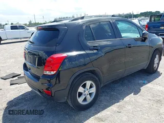 2021 Chevrolet Trax LT with VIN KL7CJLSB5MB310193, listed as a IAAI auction lot 42008721 with 178,445 mi miles. Bid and sale history available at carsss.com. Image 4.