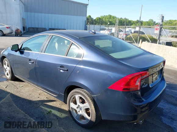 2013 Volvo S60 T5 Premier with VIN YV1612FS5D2189034, listed as a IAAI auction lot 42055704 with 134,225 mi miles. Bid and sale history available at carsss.com. Image 3.