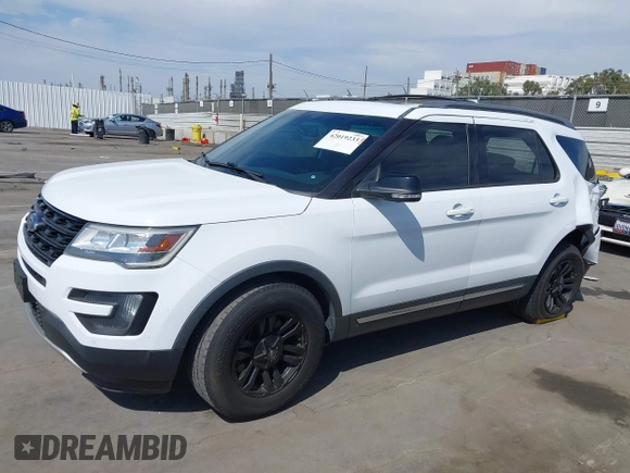2016 Ford Explorer XLT with VIN 1FM5K8DHXGGA72450, listed as a IAAI auction lot 42019233 with 184,499 mi miles. Bid and sale history available at carsss.com. Image 14.