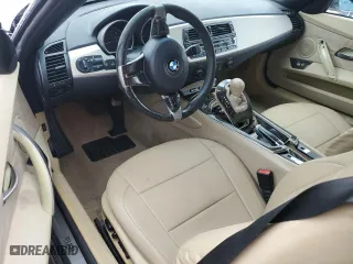 2005 BMW Z4 2.5i with VIN 4USBT33505LS53733, listed as a Copart auction lot 52353485 with 0 mi miles and Salvage Title. Bid and sale history available at carsss.com. Image 8.