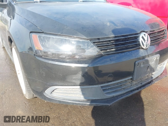 2011 Volkswagen Jetta Sedan SE w/Convenience & Sunroof PZEV with VIN 3VWDZ7AJXBM047797, listed as a IAAI auction lot 41244245 with 163,941 mi miles. Bid and sale history available at carsss.com. Image 12.