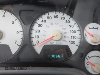 2007 Dodge 1500 SLT with VIN 1D7HU18P97S181800, listed as a IAAI auction lot 42135549 with 170,661 mi miles. Bid and sale history available at carsss.com. Image 7.