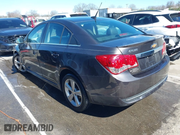 2014 Chevrolet Cruze 2LT z VIN 1G1PE5SB7E7200554, wystawiony jako IAAI lot #41739058 z przebiegiem 103 259 mil mil oraz . Historia ofert i sprzedaży dostępna na DreamBid. Obrazek 3.