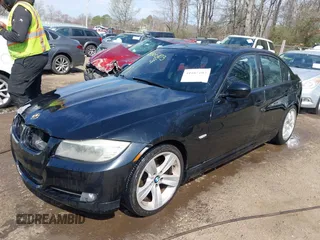 2009 BMW 3 Series 328i z VIN WBAPH73569E128649, wystawiony jako IAAI lot #41865103 z przebiegiem 238 385 mil mil oraz . Historia ofert i sprzedaży dostępna na DreamBid. Obrazek 2.