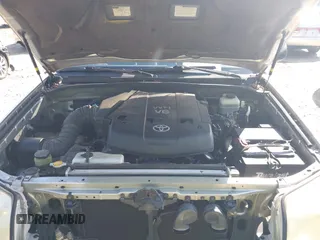 2007 Toyota 4Runner SR5 with VIN JTEZU14R470095968, listed as a IAAI auction lot 42700347 with 330,409 mi miles and . Bid and sale history available at DreamBid. Image 10.