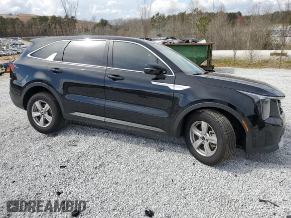 2024 Kia Sorento LX z VIN 5XYRG4JC7RG289095, wystawiony jako Copart lot #48790685 z przebiegiem 17 446 mil mil oraz Szkoda całkowita • Salvage title. Historia ofert i sprzedaży dostępna na DreamBid. Obrazek 4.