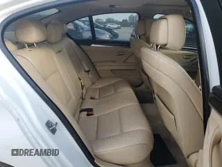 2012 BMW 5 Series 528i xDrive z VIN WBAXH5C50CDW04329, wystawiony jako Copart lot #84813424 z przebiegiem Nie podano mil oraz Szkoda całkowita • Salvage title. Historia ofert i sprzedaży dostępna na DreamBid. Obrazek 11.
