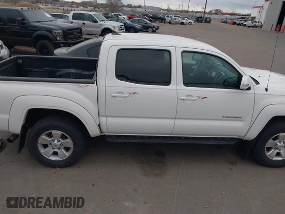 2015 Toyota Tacoma с VIN 3TMLU4EN2FM176180, выставлен на аукционе IAAI как лот 41778149 с пробегом 104 059 миль миль и . История ставок и продаж доступна на DreamBid. Изображение 13.