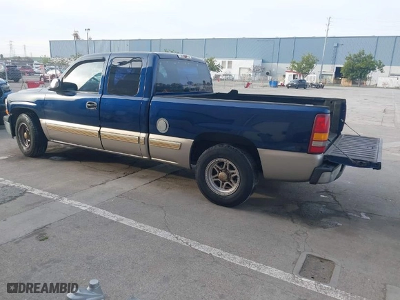 2001 Chevrolet Silverado 1500 LS with VIN 2GCEC19V811360625, listed as a IAAI auction lot 41733223 with 275,968 mi miles. Bid and sale history available at carsss.com. Image 3.