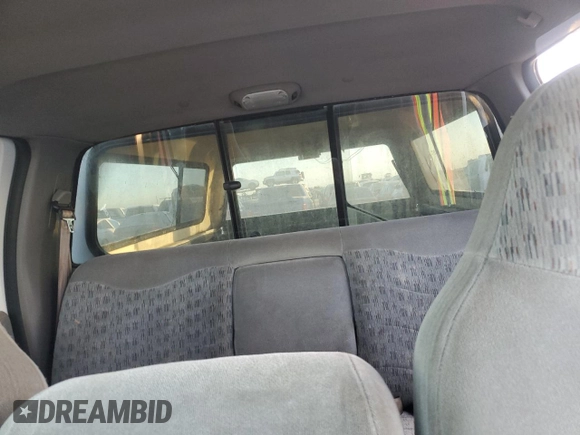 2000 Ford F-350 XL with VIN 1FTSW30S6YEC82315, listed as a Copart auction lot 75479334 with 327,345 mi miles and Salvage Title. Bid and sale history available at DreamBid. Image 10.
