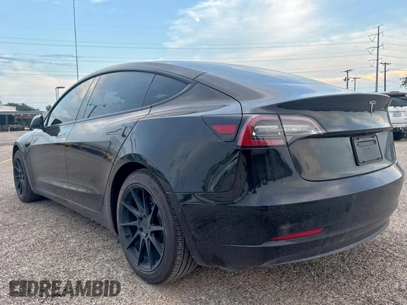 2021 Tesla Model 3 Standard Range Plus z VIN 5YJ3E1EA9MF919606, wystawiony jako Copart lot #60377285 z przebiegiem 39 713 mil mil oraz Szkoda całkowita • Salvage title. Historia ofert i sprzedaży dostępna na DreamBid. Obrazek 3.