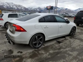 2012 Volvo S60 T6 with VIN YV1902FH5C2111761, listed as a Copart auction lot 48595905 with 195,803 mi miles and Salvage Title. Bid and sale history available at carsss.com. Image 3.
