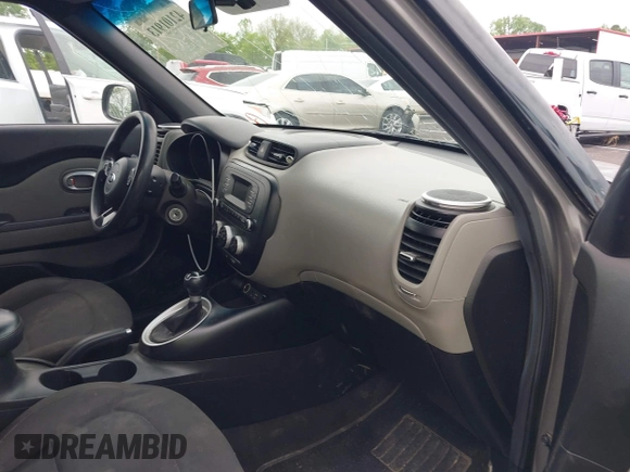 2016 Kia Soul with VIN KNDJN2A27G7258308, listed as a IAAI auction lot 42101913 with 151,599 mi miles and . Bid and sale history available at DreamBid. Image 5.