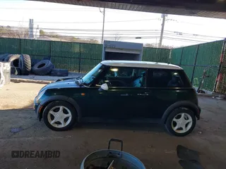 2002 MINI Hardtop with VIN WMWRC33472TC34913, listed as a IAAI auction lot 41599382 with 150,177 mi miles and . Bid and sale history available at DreamBid. Image 14.