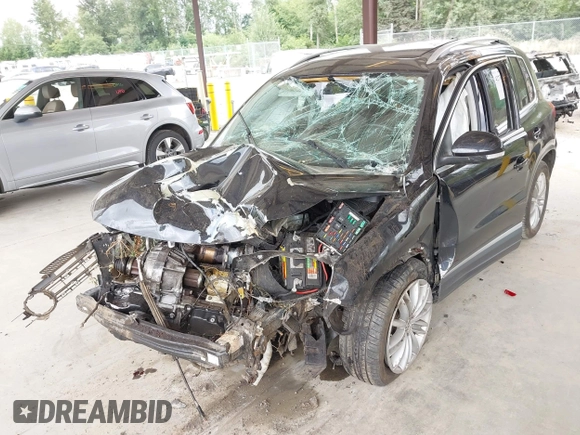2016 Volkswagen Tiguan R-Line с VIN WVGAV7AX6GW587270, выставлен на аукционе IAAI как лот 42733875 с пробегом Не указан миль и . История ставок и продаж доступна на DreamBid. Изображение 6.
