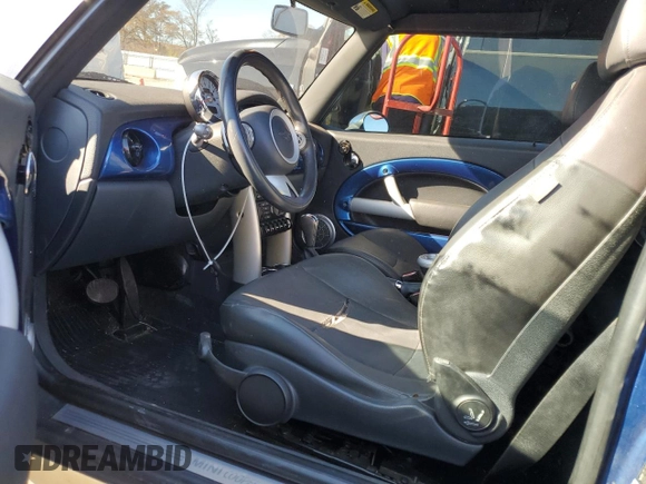2008 MINI Convertible z VIN WMWRF33508TG17858, wystawiony jako Copart lot #83746134 z przebiegiem 96 440 mil mil oraz Szkoda całkowita • Salvage title. Historia ofert i sprzedaży dostępna na DreamBid. Obrazek 7.