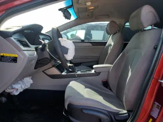 2016 Hyundai Sonata SE z VIN 5NPE24AF9GH360729, wystawiony jako Copart lot #58663375 z przebiegiem 140 837 mil mil oraz Szkoda całkowita • Salvage title. Historia ofert i sprzedaży dostępna na DreamBid. Obrazek 7.