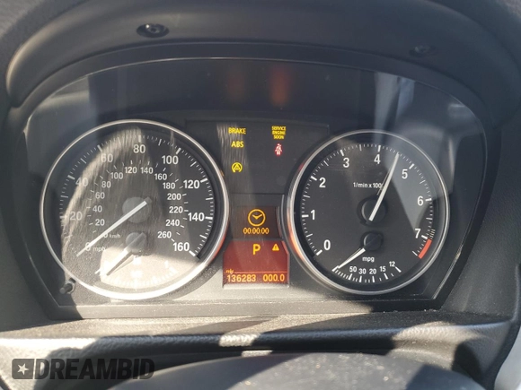 2009 BMW 3 Series 328i z VIN WBAPH77569NL85059, wystawiony jako Copart lot #51052645 z przebiegiem 136 283 mil mil oraz Szkody całkowita. Historia ofert i sprzedaży dostępna na DreamBid. Obrazek 9.