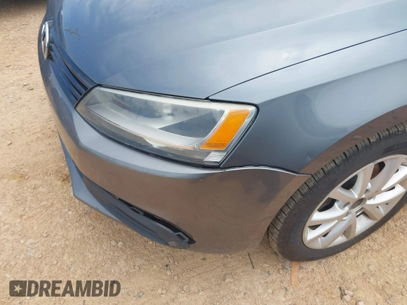 2011 Volkswagen Jetta SE with VIN 3VWDX7AJ4BM330203, listed as a IAAI auction lot 42256889 with 209,557 mi miles and . Bid and sale history available at DreamBid. Image 6.