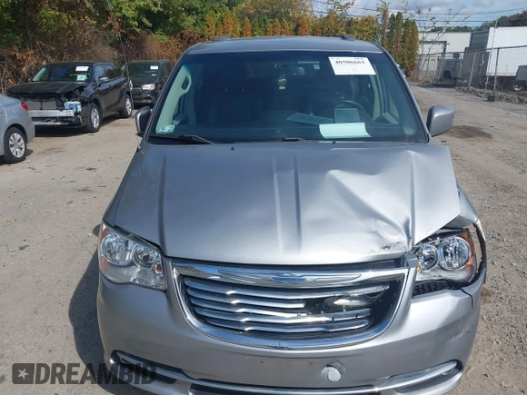 2016 Chrysler Town & Country Touring with VIN 2C4RC1BG1GR156868, listed as a IAAI auction lot 40506661 with 116,065 mi miles. Bid and sale history available at carsss.com. Image 12.