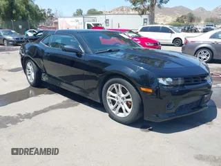 2014 Chevrolet Camaro LT z VIN 2G1FB1E32E9293919, wystawiony jako IAAI lot #42290952 z przebiegiem 137 032 mil mil oraz . Historia ofert i sprzedaży dostępna na DreamBid. Obrazek 1.