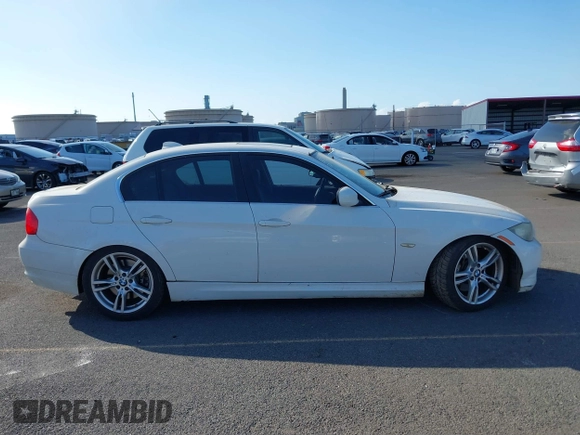 2011 BMW 3 Series 335d z VIN WBAPN7C59BA782101, wystawiony jako IAAI lot #41566324 z przebiegiem 156 918 mil mil oraz . Historia ofert i sprzedaży dostępna na DreamBid. Obrazek 13.