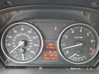 2011 BMW 3 Series 328i xDrive with VIN WBAUU3C5XBA542974, listed as a Copart auction lot 63331535 with 276,912 mi miles and Salvage title. Bid and sale history available at DreamBid. Image 9.