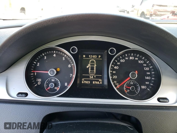 2013 Volkswagen CC Sport z VIN WVWBP7AN3DE557999, wystawiony jako Copart lot #81366564 z przebiegiem 67 923 mil mil oraz Szkoda całkowita • Salvage title. Historia ofert i sprzedaży dostępna na DreamBid. Obrazek 9.