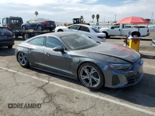 2023 Audi e-tron GT Premium Plus z VIN WAUFJBFW2P7005195, wystawiony jako Copart lot #65416414 z przebiegiem 6499 mil mil oraz Szkody całkowita. Historia ofert i sprzedaży dostępna na DreamBid. Obrazek 4.