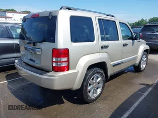 2010 Jeep Liberty Limited z VIN 1J4PN5GK0AW112035, wystawiony jako IAAI lot #42145071 z przebiegiem 151 889 mil mil oraz . Historia ofert i sprzedaży dostępna na DreamBid. Obrazek 4.