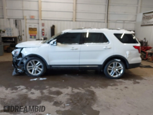 2017 Ford Explorer XLT with VIN 1FM5K7D8XHGC60896, listed as a IAAI auction lot 41409272 with 111,545 mi miles and . Bid and sale history available at carsss.com. Image 14.