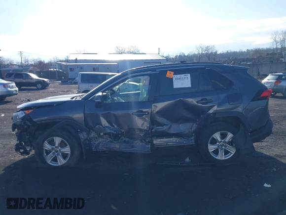 2020 Toyota RAV4 XLE with VIN 2T3P1RFV2LW130185, listed as a IAAI auction lot 42033372 with 98,667 mi miles and . Bid and sale history available at DreamBid. Image 14.