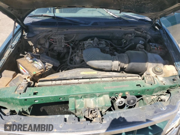 1998 Ford F-150 z VIN 1FTZF176XWNB03959, wystawiony jako Copart lot #49043105 z przebiegiem 300 884 mil mil oraz Szkoda całkowita • Salvage title. Historia ofert i sprzedaży dostępna na DreamBid. Obrazek 13.