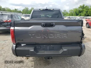2024 Toyota Tundra Limited z VIN 5TFWA5DB8RX186584, wystawiony jako Copart lot #56949425 z przebiegiem 8 070 mil mil oraz Szkoda całkowita • Salvage title. Historia ofert i sprzedaży dostępna na DreamBid. Obrazek 6.