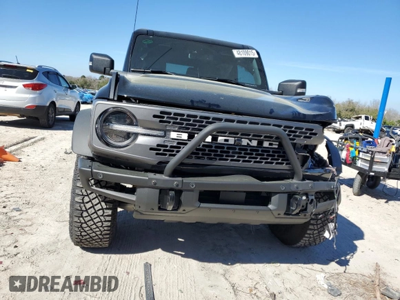 2023 Ford Bronco z VIN 1FMDE5CP6PLB31740, wystawiony jako Copart lot #50167915 z przebiegiem 9 307 mil mil oraz Szkoda całkowita • Salvage title. Historia ofert i sprzedaży dostępna na DreamBid. Obrazek 5.