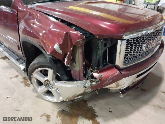 2013 GMC Sierra 1500 SLT with VIN 3GTP2WE70DG138799, listed as a IAAI auction lot 41555069 with 137,850 mi miles. Bid and sale history available at carsss.com. Image 6.