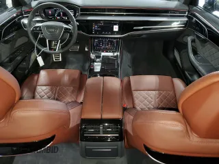 2024 Audi S8 z VIN WAULSAF83RN004941, wystawiony jako Copart lot #74510544 z przebiegiem 10 181 mil mil oraz Szkoda całkowita • Salvage title. Historia ofert i sprzedaży dostępna na DreamBid. Obrazek 8.