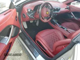 2014 Ferrari F12 z VIN ZFF74UFAXE0202704, wystawiony jako Copart lot #73676684 z przebiegiem Nie podano mil oraz Szkody całkowita. Historia ofert i sprzedaży dostępna na DreamBid. Obrazek 8.