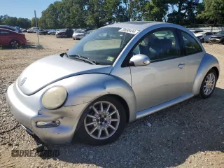 2004 Volkswagen New Beetle Coupe GLS with VIN 3VWCK31C54M418460, listed as a Copart auction lot 70698434 with 147,072 mi miles and Salvage Title. Bid and sale history available at carsss.com. Image 1.
