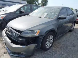 2013 Volkswagen Jetta SE with VIN 3VWDP7AJ0DM352654, listed as a IAAI auction lot 42552411 with 84,145 mi miles and . Bid and sale history available at DreamBid. Image 2.