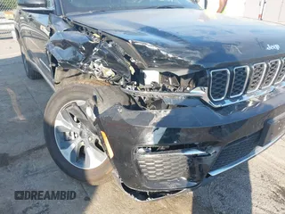 2024 Jeep Grand Cherokee with VIN 1C4RJYB65RC145793, listed as a IAAI auction lot 42544596 with 32,185 mi miles and . Bid and sale history available at DreamBid. Image 6.