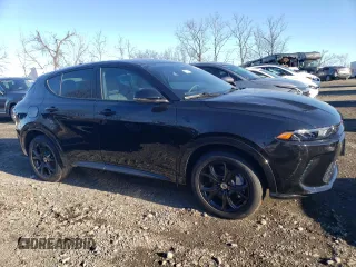 2024 Dodge Hornet R/T Plus z VIN ZACPDFDW5R3A16875, wystawiony jako Copart lot #43531855 z przebiegiem 23 mil mil oraz Szkoda całkowita • Salvage title. Historia ofert i sprzedaży dostępna na DreamBid. Obrazek 4.