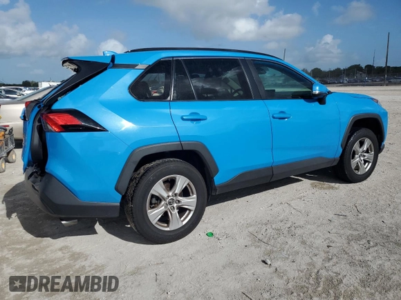 2021 Toyota RAV4 XLE with VIN 2T3W1RFV8MW118944, listed as a Copart auction lot 60824465 with 98,090 mi miles and Salvage title. Bid and sale history available at DreamBid. Image 3.