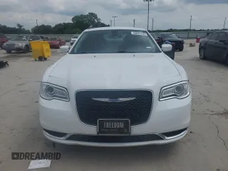 2018 Chrysler 300 Touring z VIN 2C3CCAAG3JH275644, wystawiony jako Copart lot #55079105 z przebiegiem 127 043 mil mil oraz Szkoda całkowita • Salvage title. Historia ofert i sprzedaży dostępna na DreamBid. Obrazek 5.