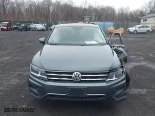 2020 Volkswagen Tiguan SE with VIN 3VV3B7AX0LM086621, listed as a IAAI auction lot 41941639 with 86,732 mi miles. Bid and sale history available at carsss.com. Image 12.