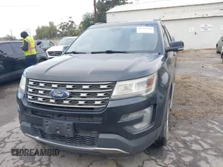 2017 Ford Explorer XLT z VIN 1FM5K8D87HGC37226, wystawiony jako IAAI lot #41596158 z przebiegiem 171 230 mil mil oraz . Historia ofert i sprzedaży dostępna na DreamBid. Obrazek 6.