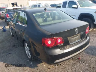 2008 Volkswagen Jetta SE with VIN 3VWRM71K48M187611, listed as a IAAI auction lot 42467928 with 170,931 mi miles and . Bid and sale history available at DreamBid. Image 3.